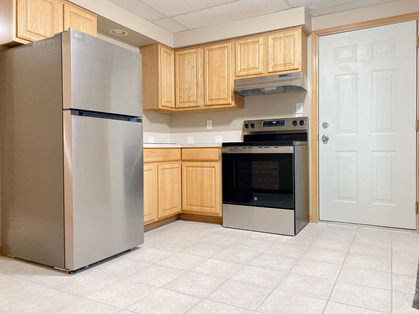 Bellevue Apartment: 6913-6915 S 39th Ave