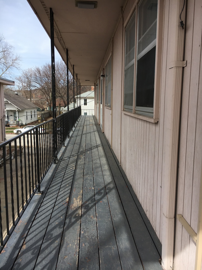 COUNCIL BLUFFS Apartment: 715 W WASHINGTON AVE