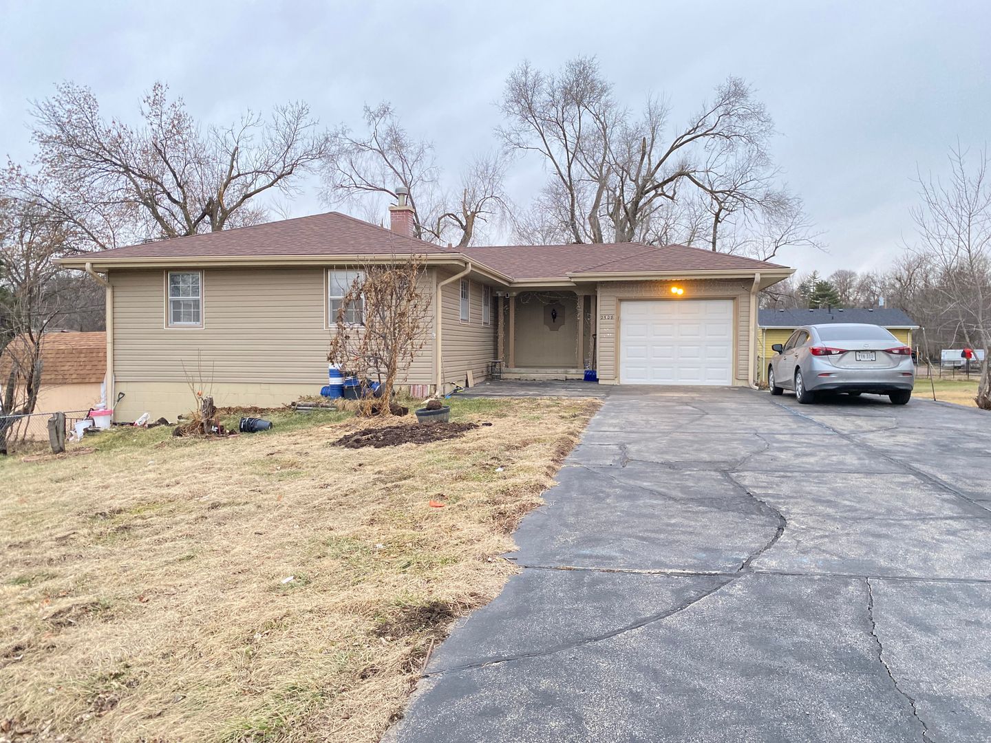 Omaha House: 2508 N 78th Ave