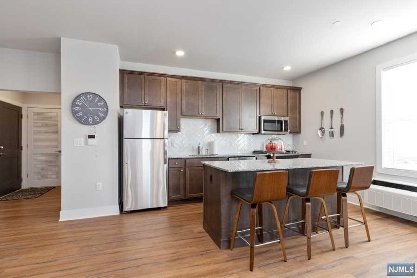 Saddle Brook Apartment: 500-502 Van Bussum Avenue