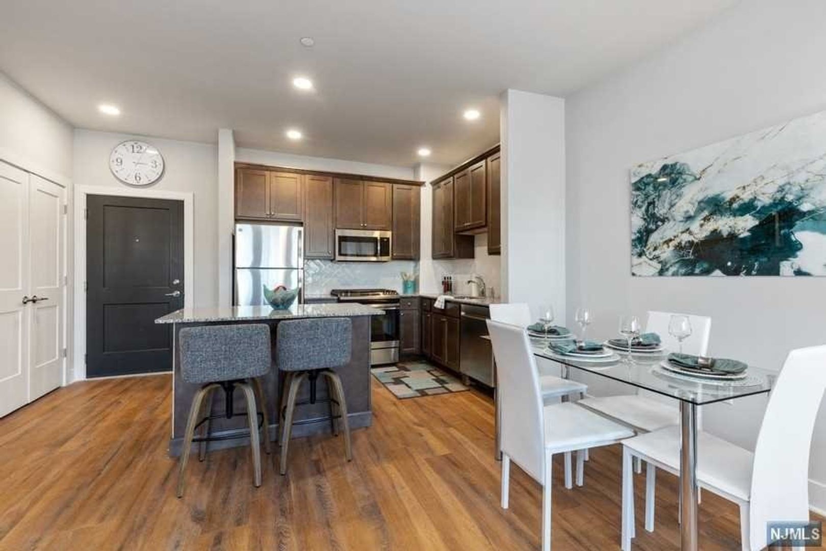 Saddle Brook Apartment: 500-502 Van Bussum Avenue