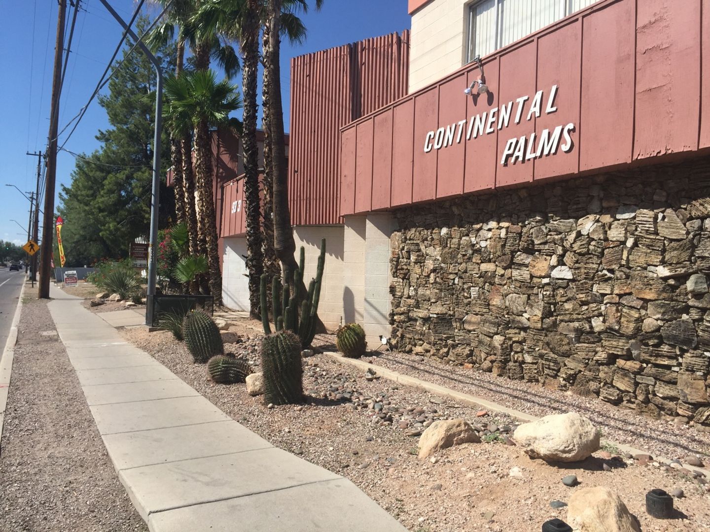 Tucson Apartment: 933 N. Alvernon Way