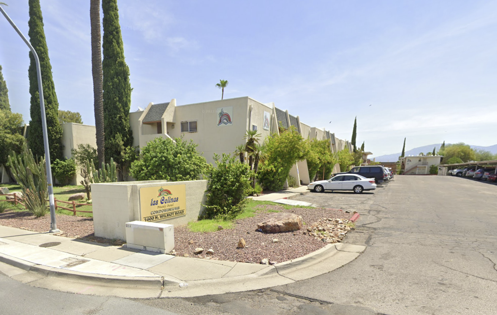 Tucson Apartment: 1600 N. Wilmot Rd. #147/148/430