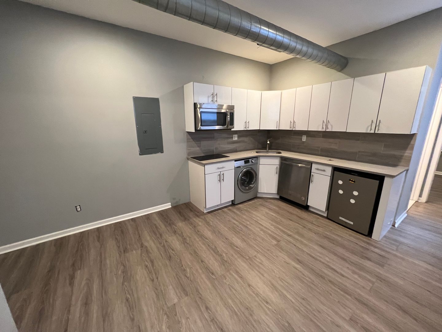 Philadelphia Apartment: 1535 W Poplar St.
