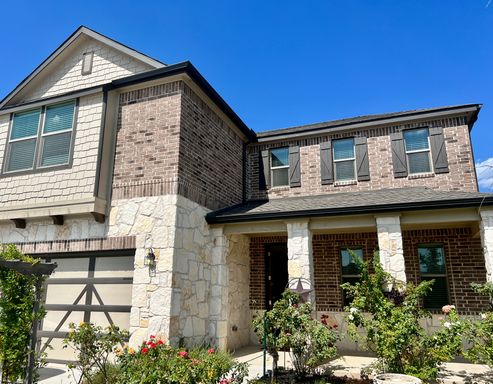 Check Out the Upgrades on this Beautiful 6 bed/4 bath Home! – photo 1