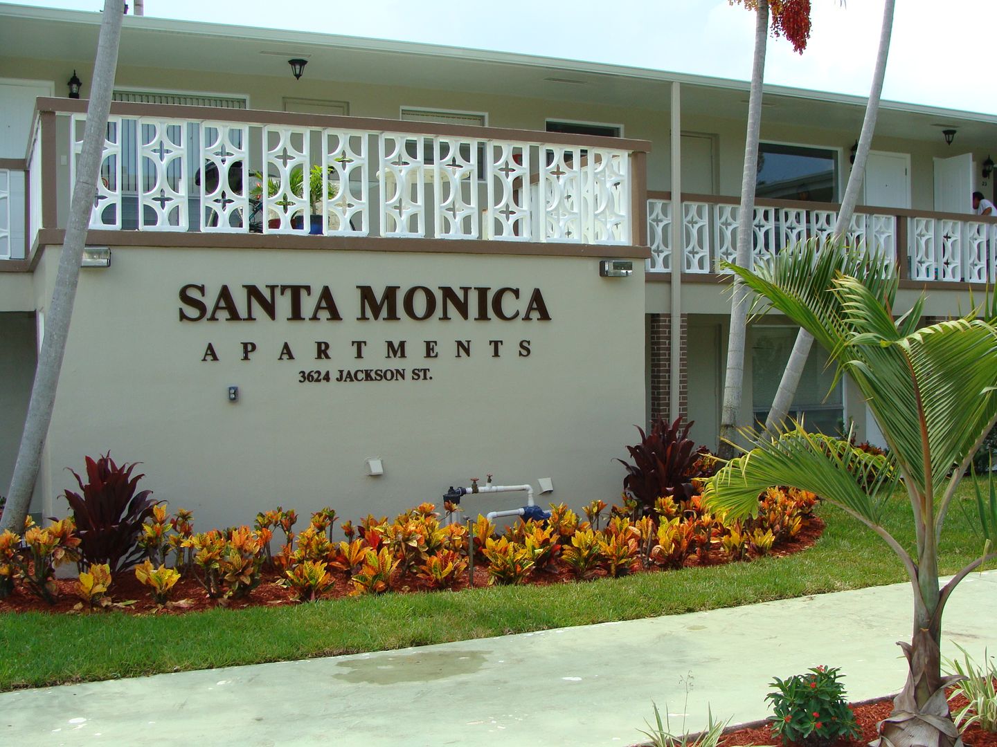 Hollywood Apartment: 3624 Jackson Street