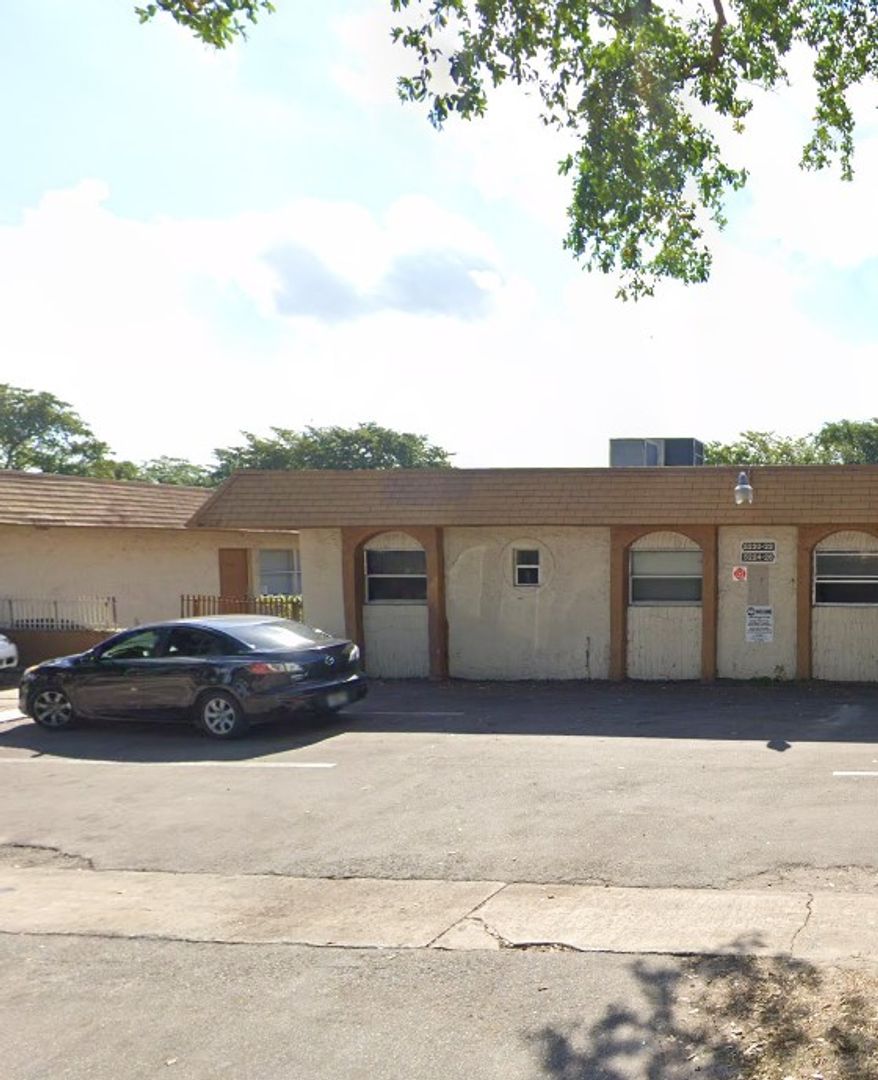 LAUDERHILL House: 5220 NW 24 ST unit 149