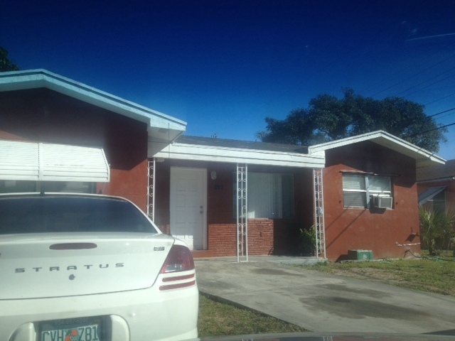 DANIA House: 692 SW 7 TER