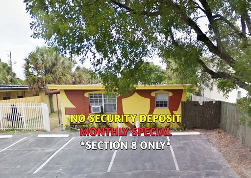Large 3-2 apartment with central air and hookups for washer and dryer – photo 1