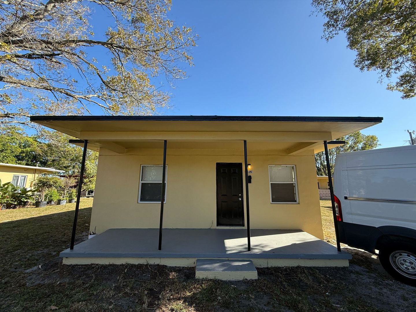 FORT LAUDERDALE House: 1208 NW 4 ST