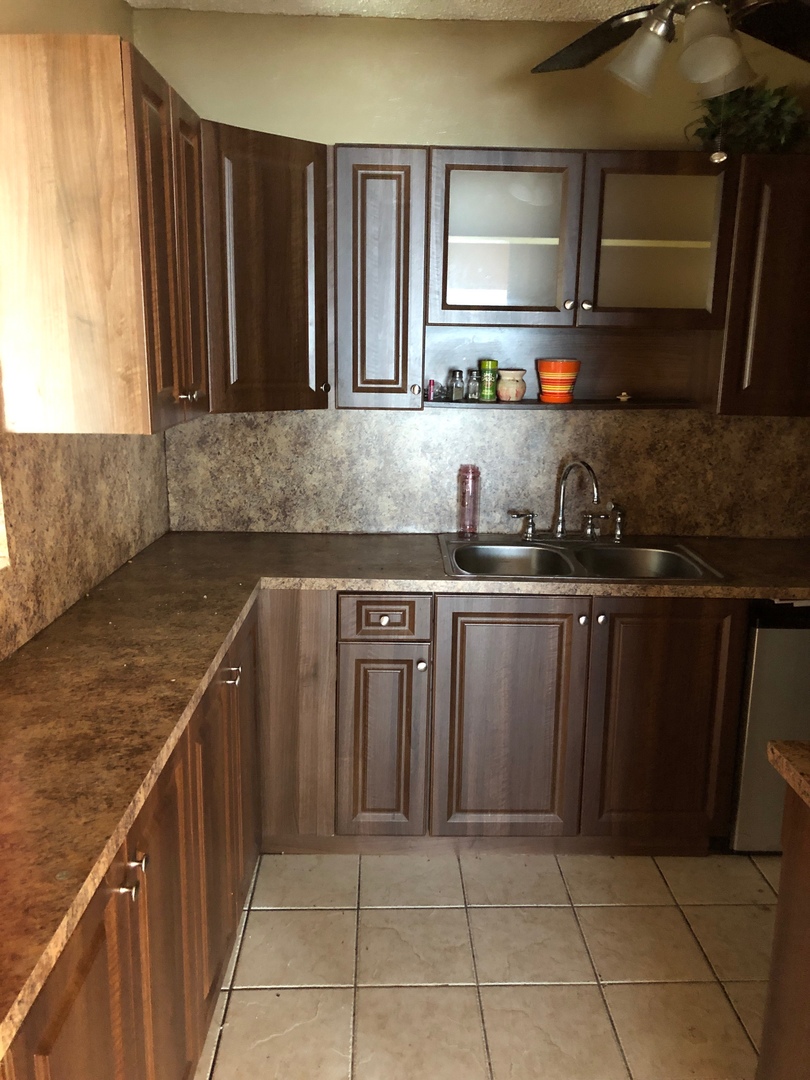 FORT LAUDERDALE House: 2211 NW 6 CT