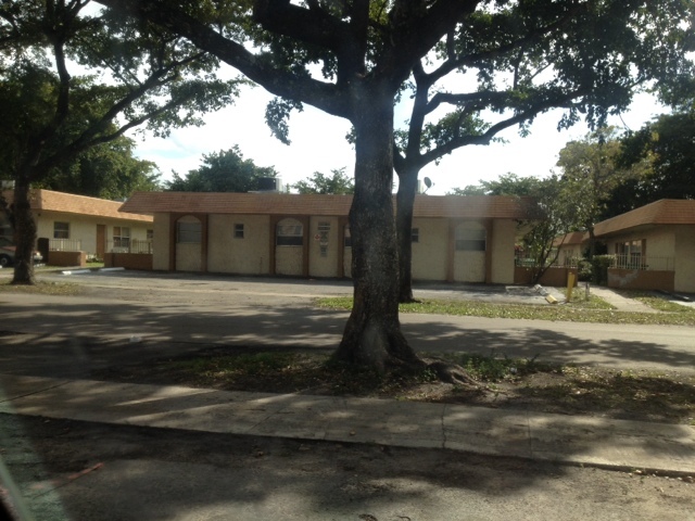 LAUDERHILL House: 5212 NW 24 ST unit 154