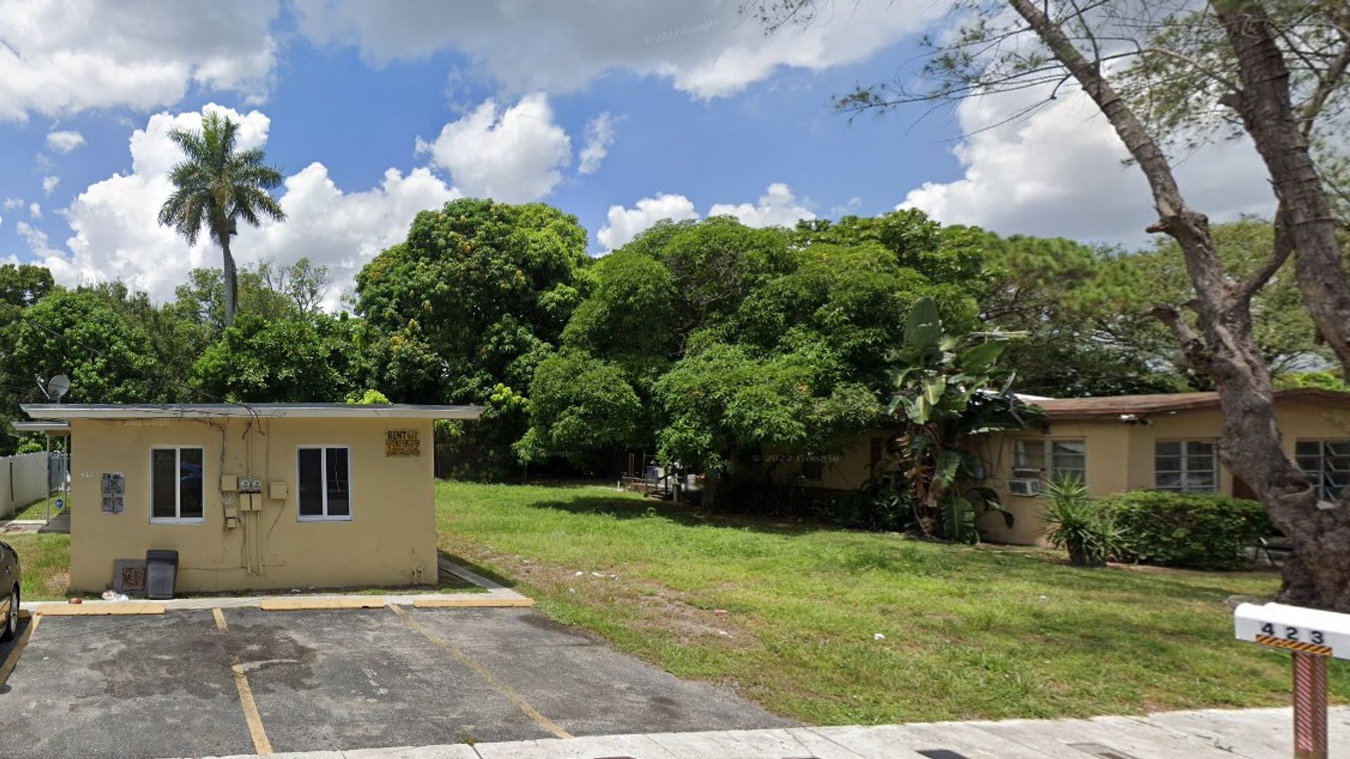 FORT LAUDERDALE Apartment: 423 NW 13 AVE