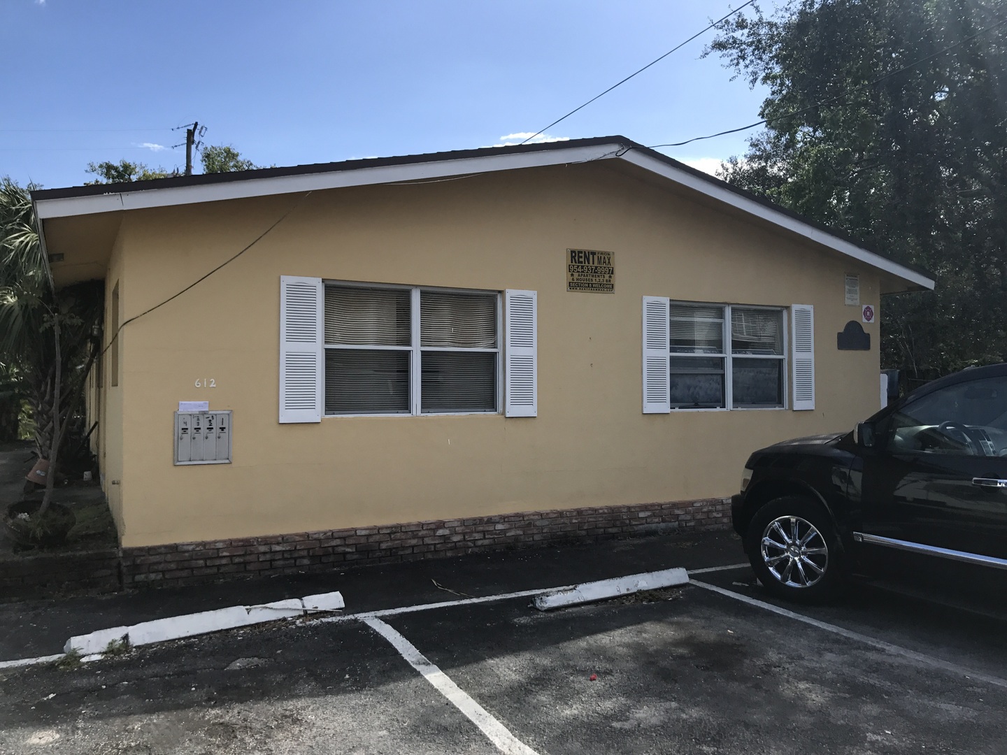 FORT LAUDERDALE Apartment: 612 SW 12 AVE