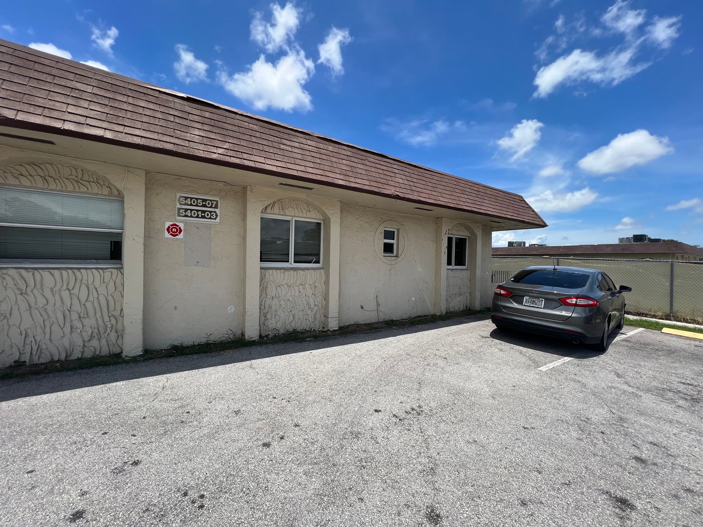 LAUDERHILL House: 5401 NW 24 CT unit 57