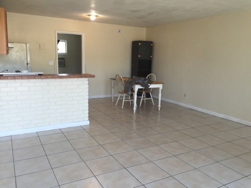 Large one bedroom apartment!! – photo 1
