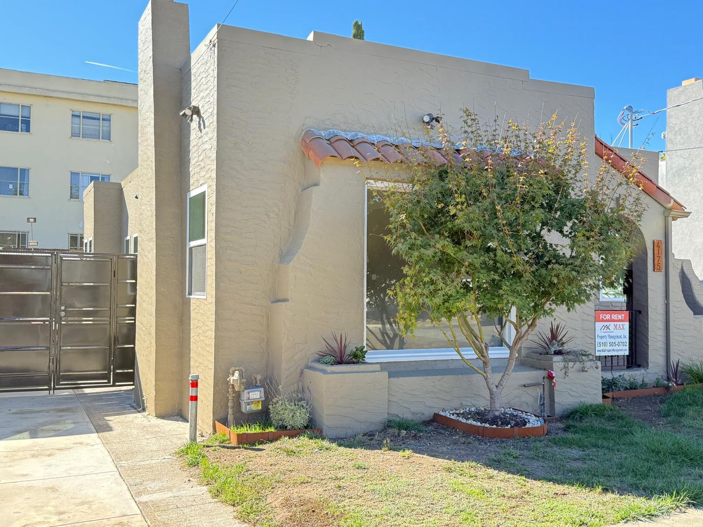 Oakland House: 4175 Culver St