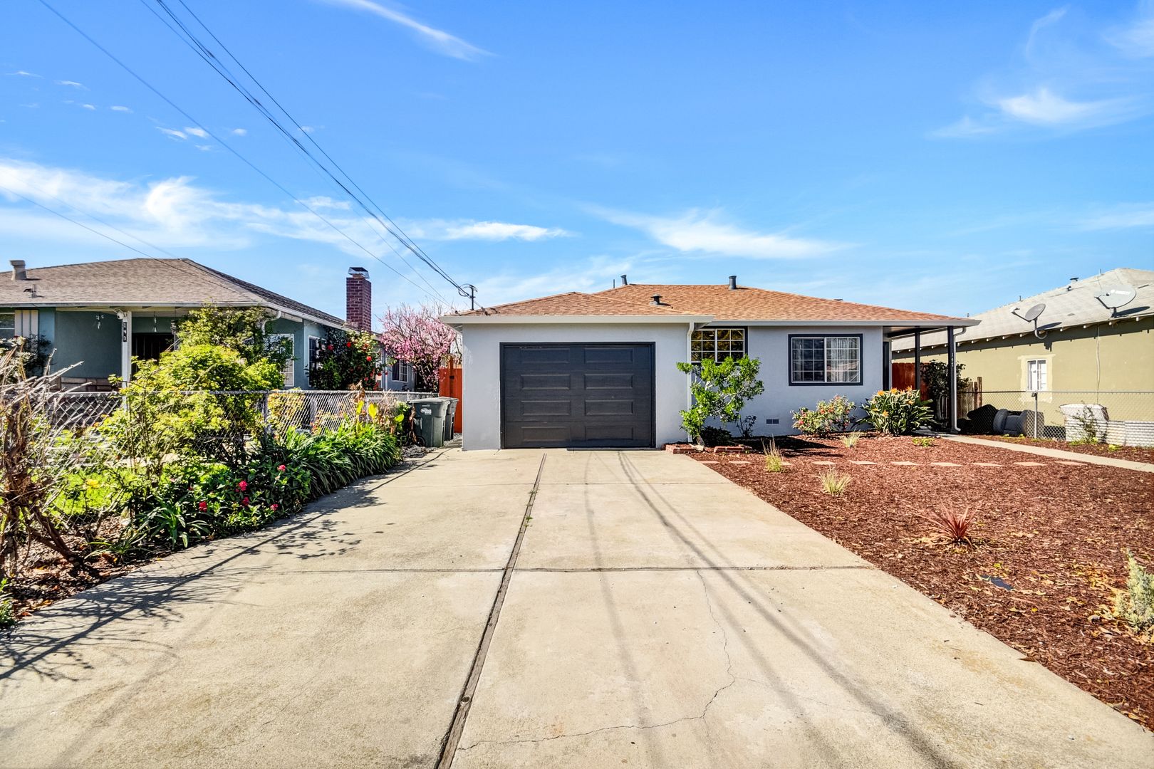 East Palo Alto House: 147 Wisteria Drive