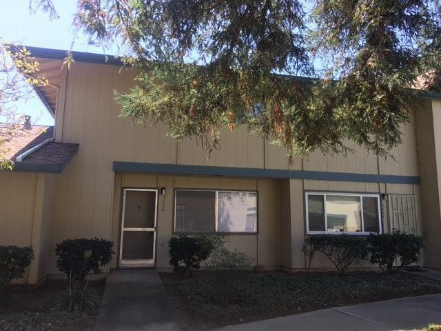 Fremont House: 3654 Oxford Common