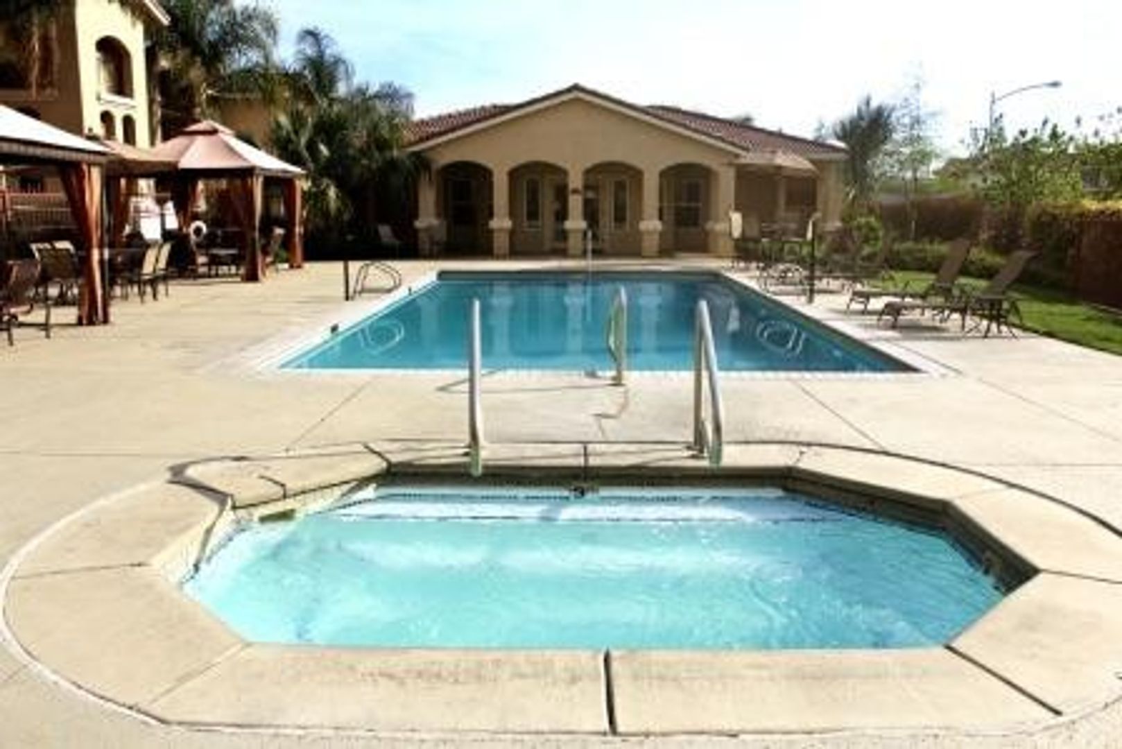 Merced Apartment: 2908 Willowbrook Dr