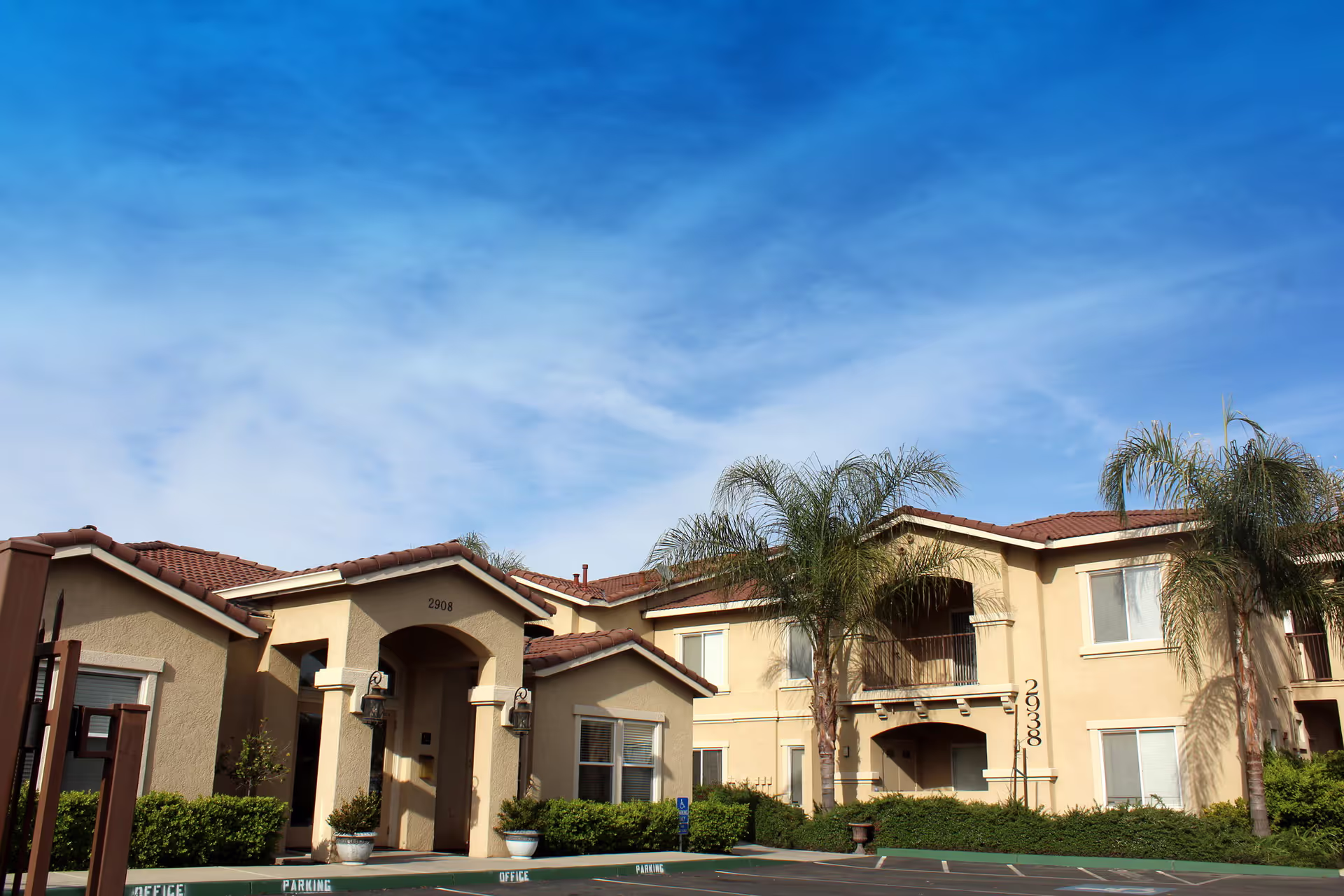 Merced Apartment: 2908 Willowbrook Dr