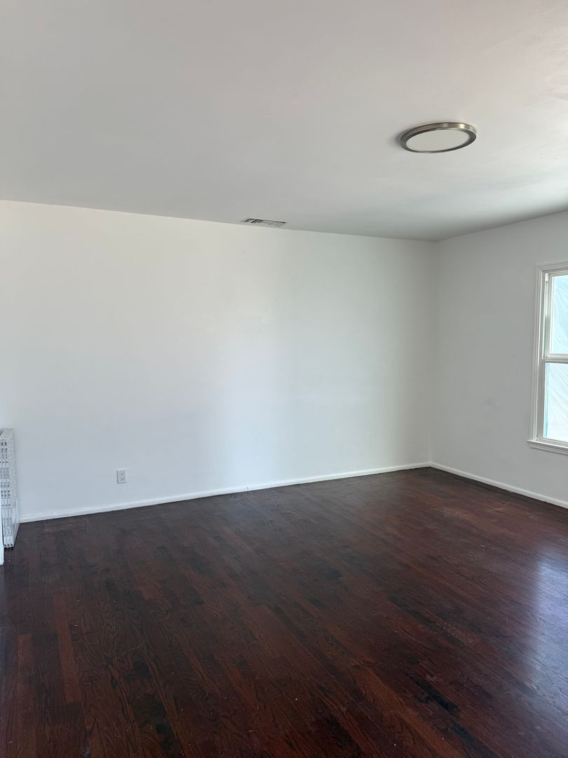 Van Nuys House: 7035 Stansbury Ave.