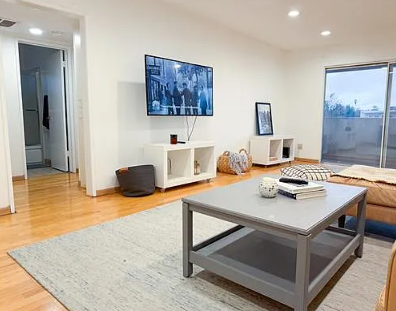 North Hollywood House: 6342 Morse Ave. Apt. 308