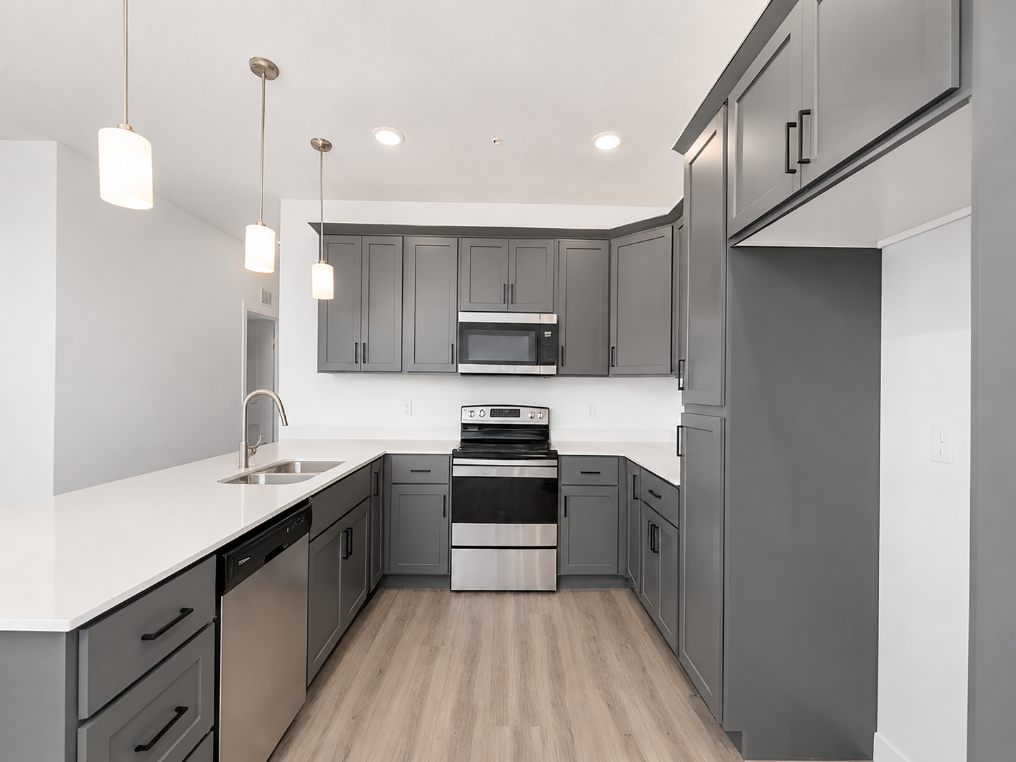 Beautiful 3-Bed Cedar Model in Vista View: Includes Attached Garage!