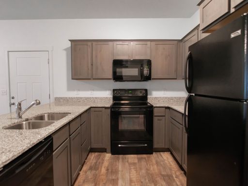 Pet-Friendly 1-Bed, 1-Bath Condos at District at Valley Station, Heber – High Ceilings, Scenic Views & Modern Living