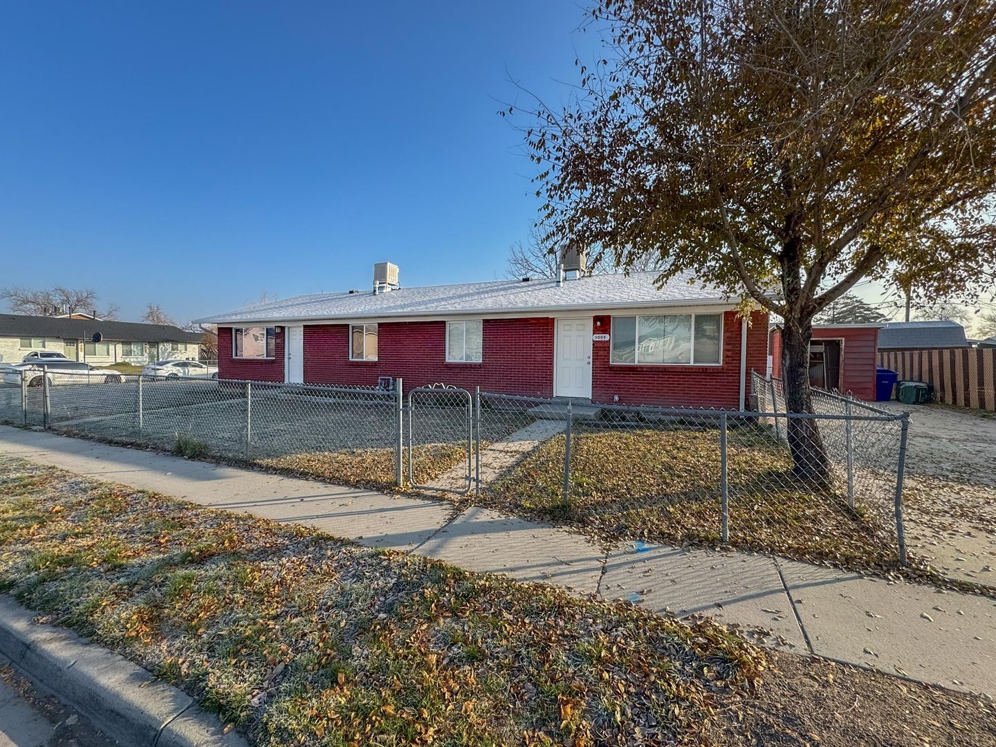 Charming Duplex with Prime Location in West Valley!