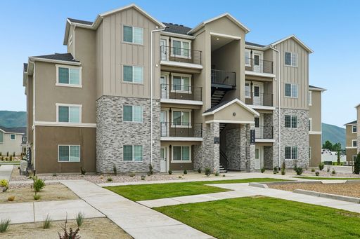 Brand New! Income Restricted 1-Bed 1-Bath Apartment in Heber | Old Mill Village