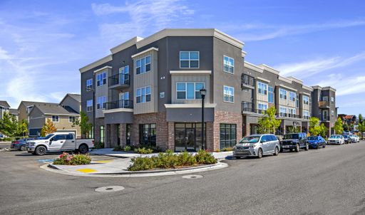 Beautiful 3-Bed, 2-Bath Apartment in The Brickyard in Meridian