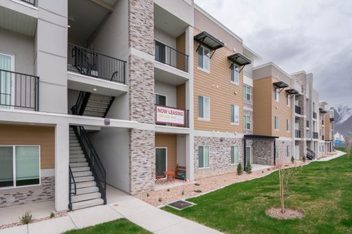 Gorgeous 3-Bed Fairfax Model in Vista View