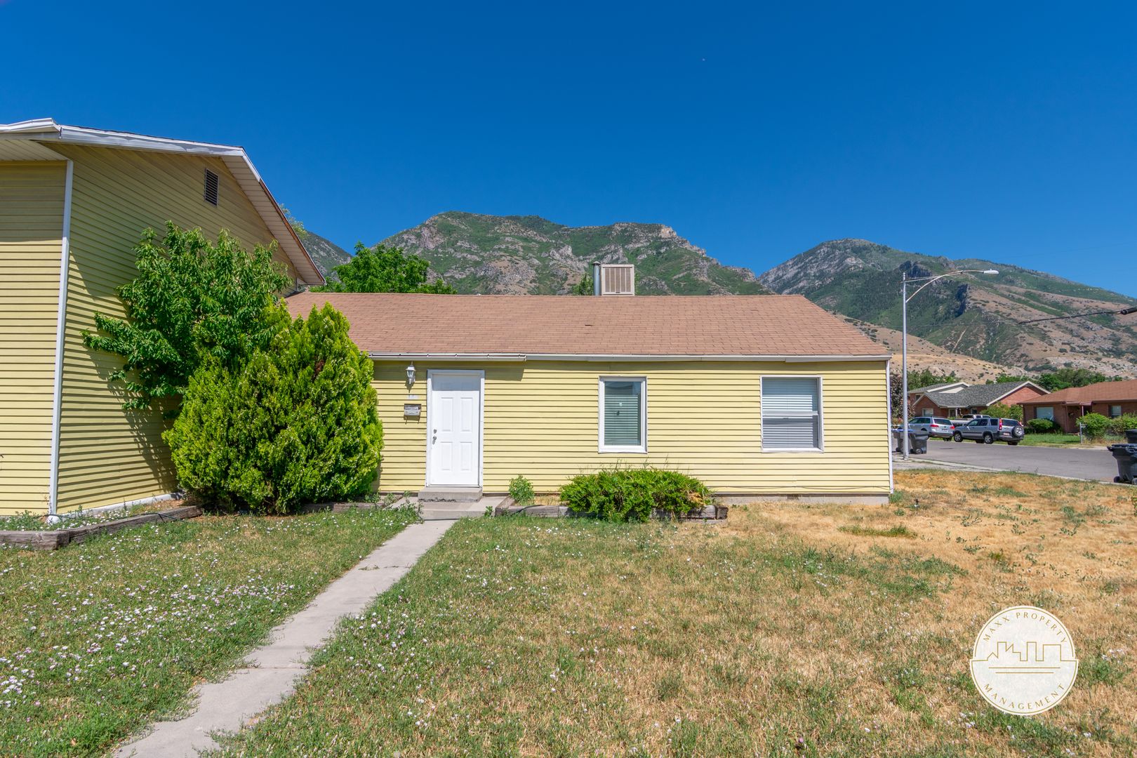 Beautiful 3 Bed 1 Bath Duplex in Provo! Convenient Location!