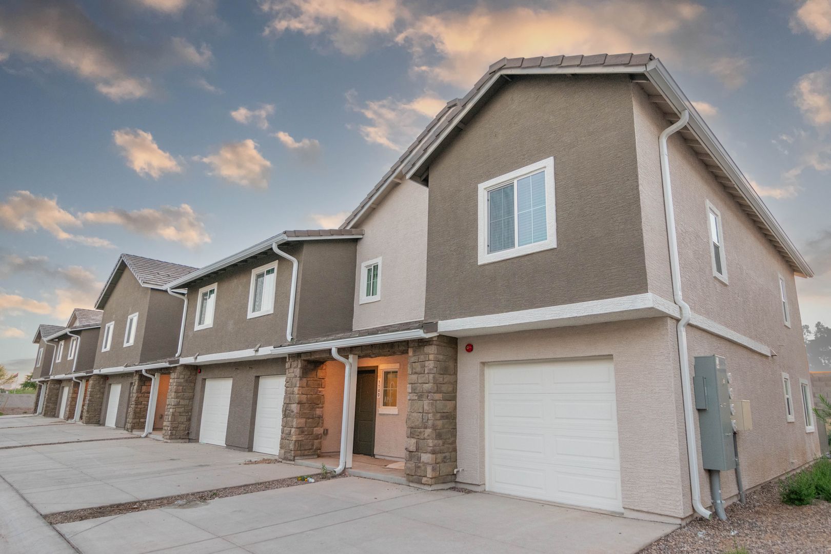 Surprise Townhome: 12570 N Cotton Ln