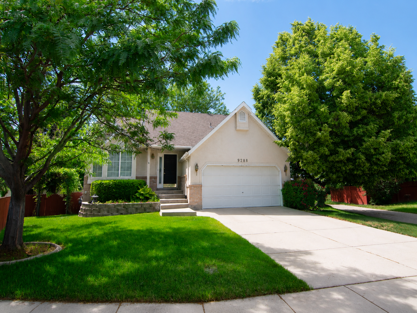 5 bedroom 3 bathroom rental in Sandy, UT