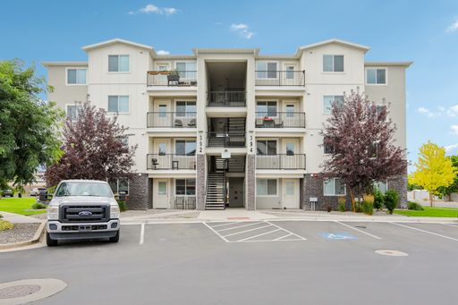 Gorgeous 2-Bed, 2-Bath Apartment in Payson. Great Location! 4th Floor