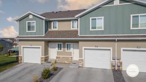 Gorgeous, 2-Story Premier Townhomes in The Boulders in Herriman. Spacious Floor Plan and Incredible Views!