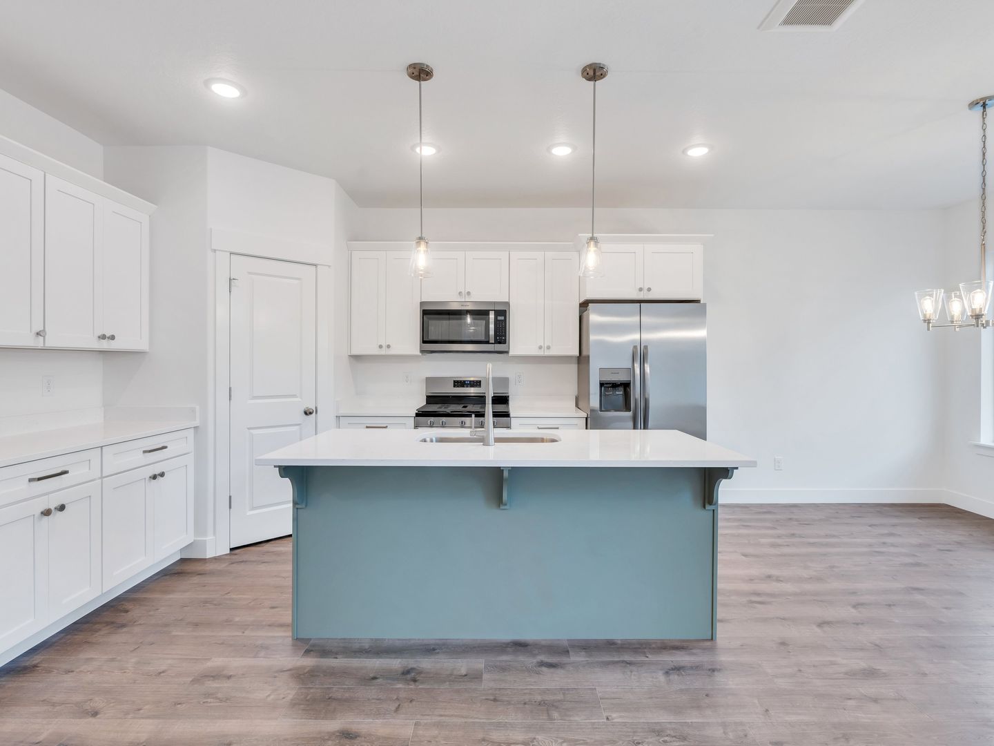 Saratoga Springs House: 2833 N Red Velvet Ln