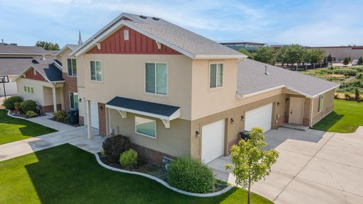 Beautiful Townhouse In Pleasant Grove!