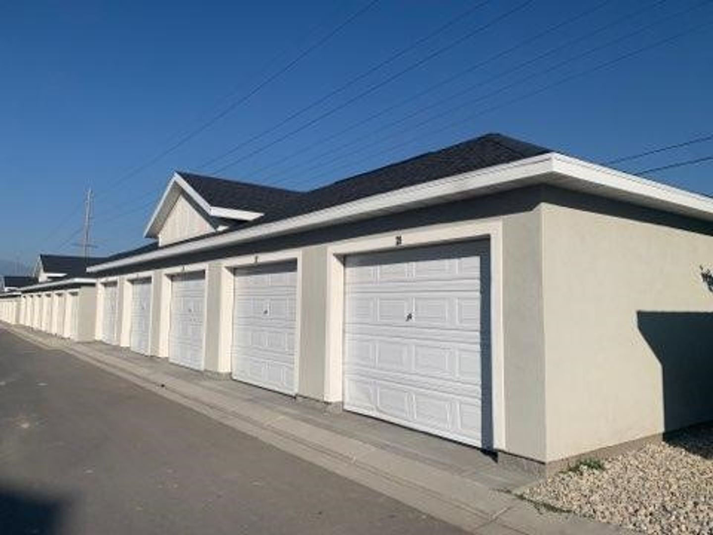 Spacious and Controlled Access Single-Car Garage/ Storage Unit  in Pineridge Farms in Payson!
