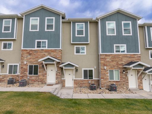 Gorgeous 3-Story Townhomes in Payton's Quarry, Herriman with premier amenities.