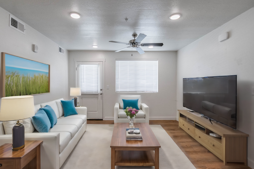 Top-Floor 2-Bed / 2-Bath Apartment – Blackstone Farms, Provo | Smart Home Package & Parking