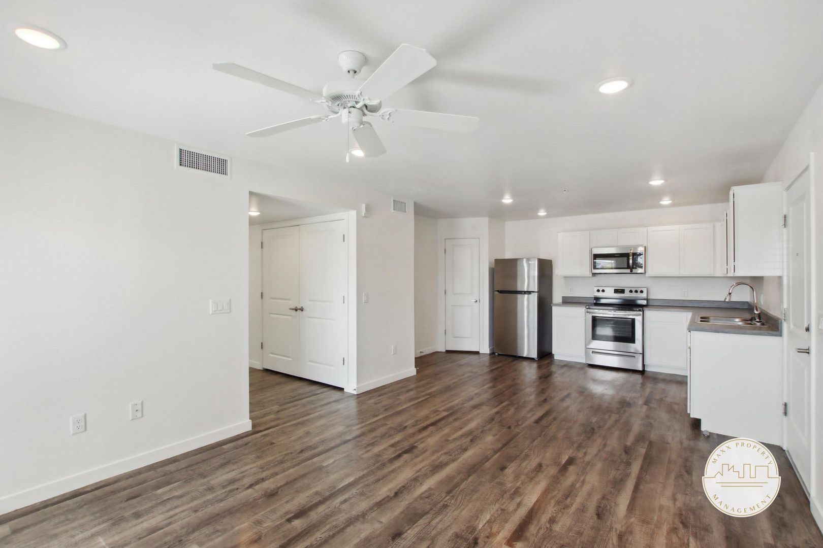 Luxurious Top-Floor 2-Bed, 2-Bath Apartments with Stunning Views in Surprise – Now Leasing!