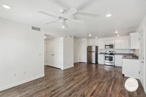 Luxurious Top-Floor 2-Bed, 2-Bath Apartments with Stunning Views in Surprise – Now Leasing!
