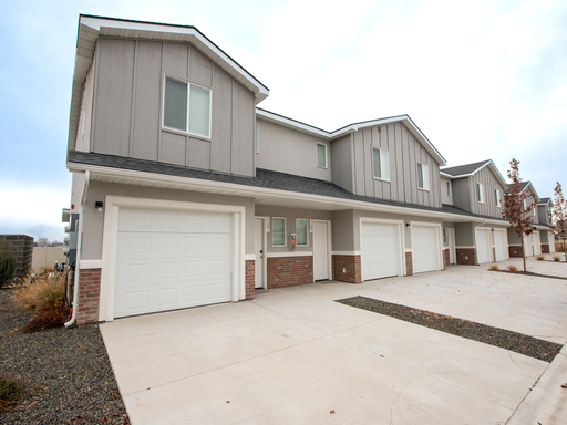 Brand New! Last 2-Story Delinda Model Townhome in Entrata Farms – Luxurious Amenities. Now Leasing!