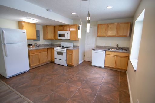 Gorgeous 1-Bed Mother-in-Law Unit in Single-Family Home!