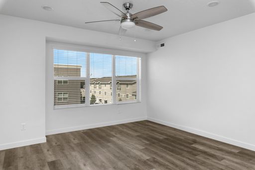Gorgeous 2-Bed, 1-Bath Apartment in The Brickyard. Great Location and Amenities!