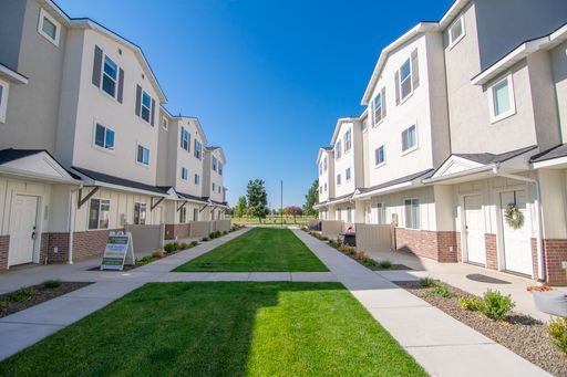 Beautiful 3-Story Payton at Laguna Farms in Nampa!