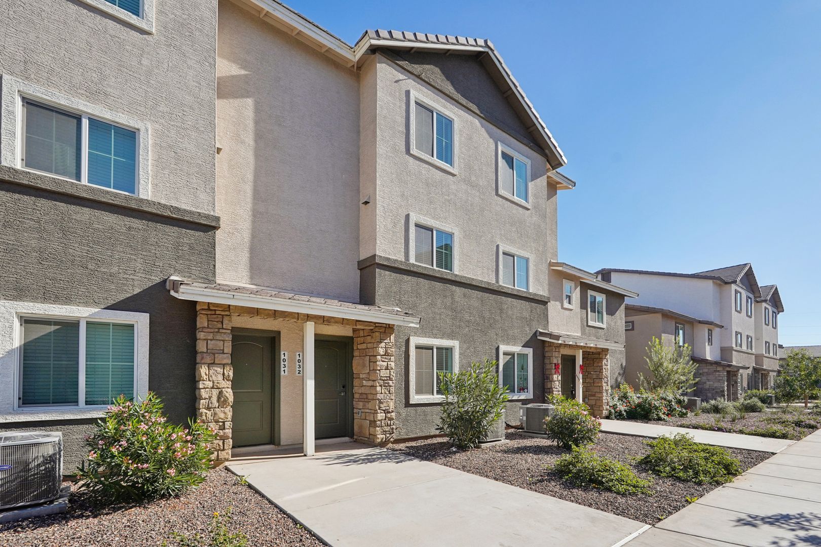 Surprise Townhome: 12570 N Cotton Ln